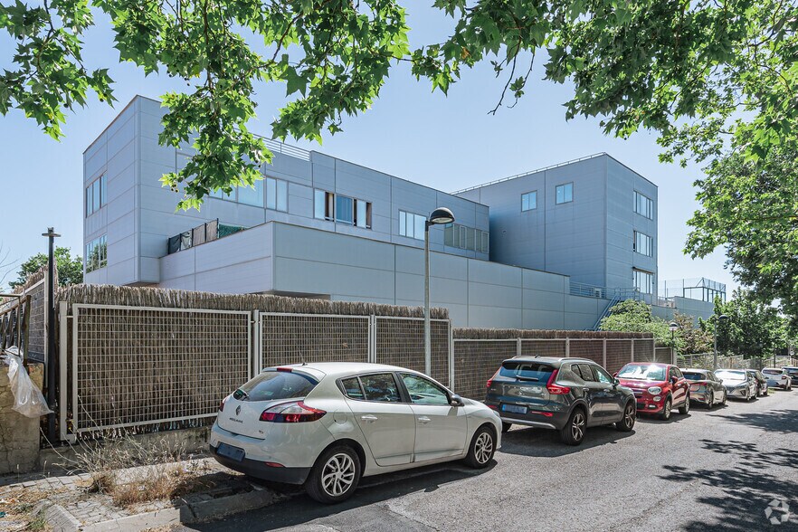 Avenida de la Industria, 37, Tres Cantos, Madrid à louer - Photo de l’immeuble – Image 3 sur 60