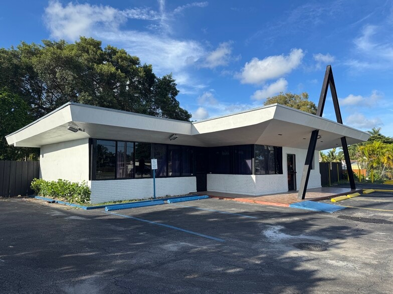 1605 Rocket Blvd, Miami, FL à vendre - Photo de l’immeuble – Image 2 sur 10