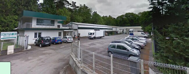 Plus de détails pour Local d’activités à vendre