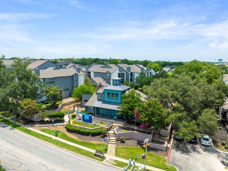 1300 Patricia, San Antonio, TX à vendre - Photo de l’immeuble – Image 2 sur 23