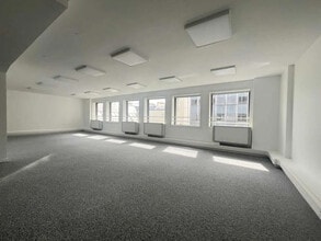 30 Rue Notre-Dame Des Victoires, Paris à louer Photo intérieure– Image 1 sur 4