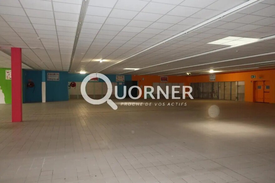 Local commercial dans Reims à louer - Photo de l’immeuble – Image 3 sur 18