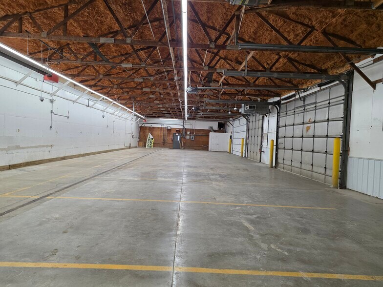 5205 Hwy 18, Clear Lake, IA à louer - Photo de l’immeuble – Image 3 sur 5
