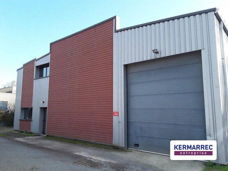 Local d'activités dans La Mézière à vendre - Photo de l’immeuble – Image 1 sur 4