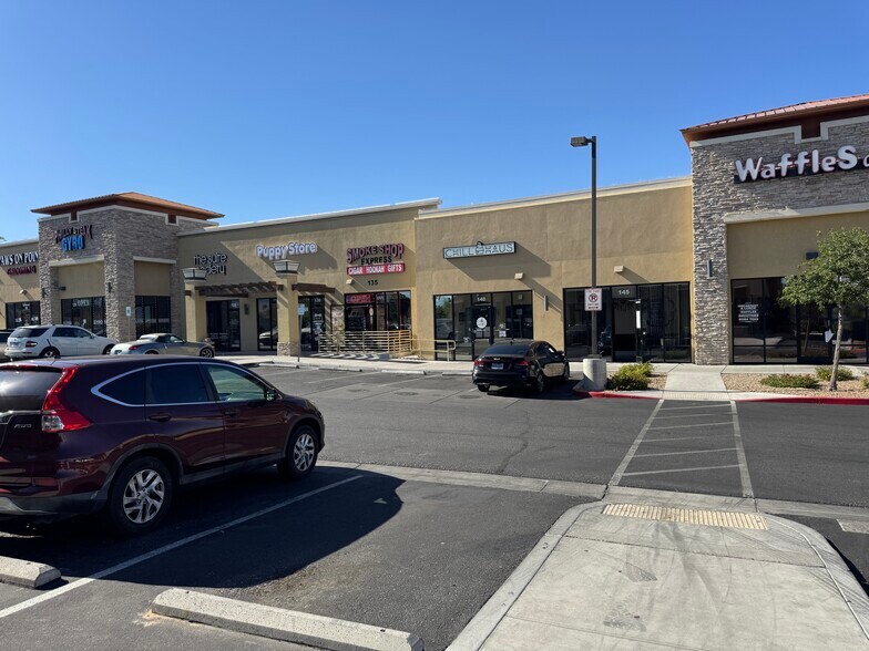 6446 N Durango Dr, Las Vegas, NV à louer - Photo de l’immeuble – Image 2 sur 19