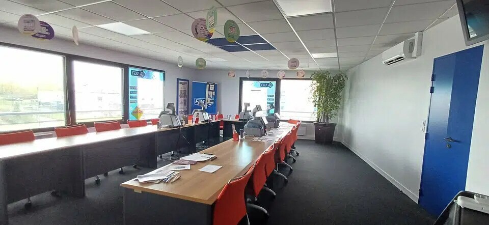 Bureau dans Caen à louer - Photo de l’immeuble – Image 3 sur 5