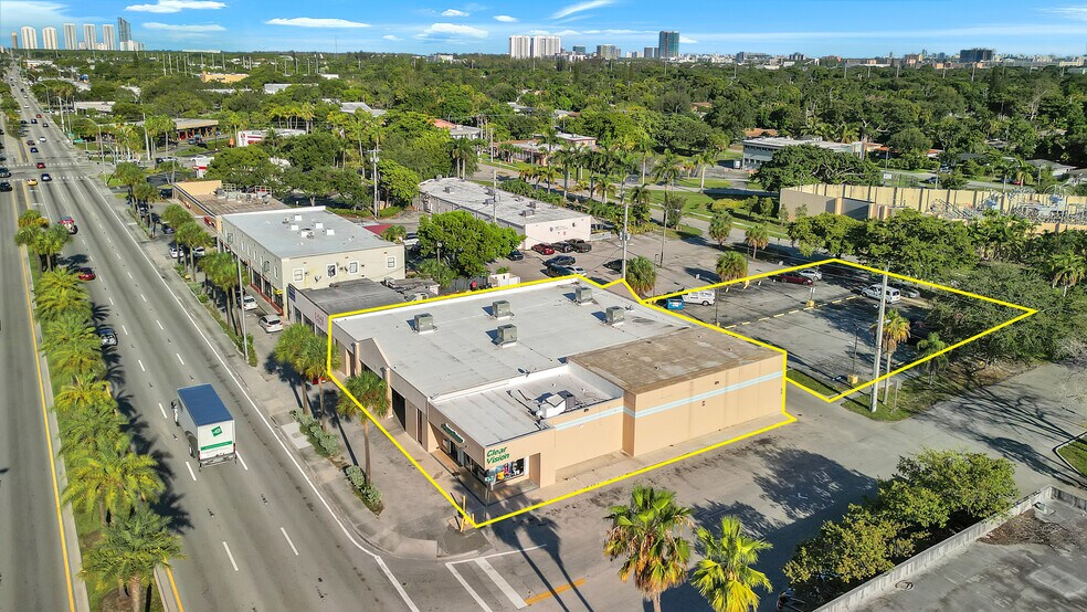 1410 NE 163rd St, North Miami Beach, FL à vendre - Photo de l’immeuble – Image 1 sur 8