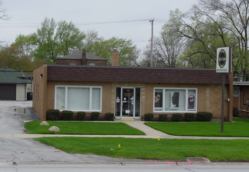 17926 Torrence Ave, Lansing, IL à louer - Photo de l’immeuble – Image 3 sur 10
