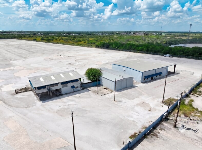 10475 Somerset Rd, San Antonio, TX à vendre - Photo principale – Image 2 sur 8