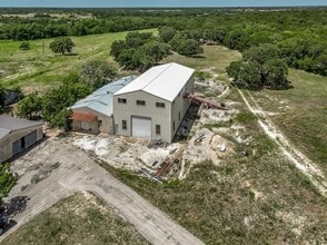 1560 County Road 287, Liberty Hill, TX à louer Photo de l’immeuble– Image 2 sur 5