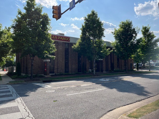 408 Franklin St SE, Huntsville, AL à louer - Photo de l’immeuble – Image 1 sur 7