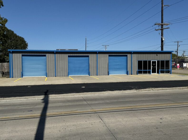4010 Main Ave, Groves, TX à louer - Photo de l’immeuble – Image 1 sur 22