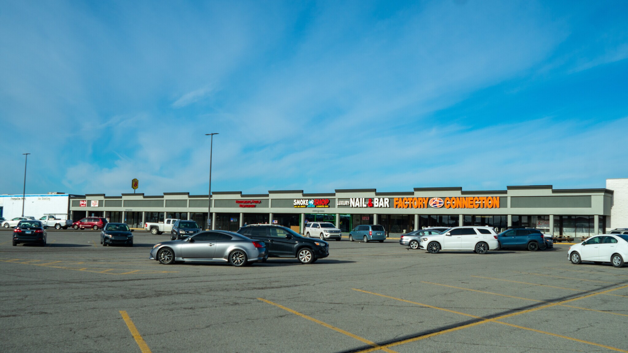 601 S Commercial St, Harrisburg, IL à louer Photo de l’immeuble– Image 1 sur 8