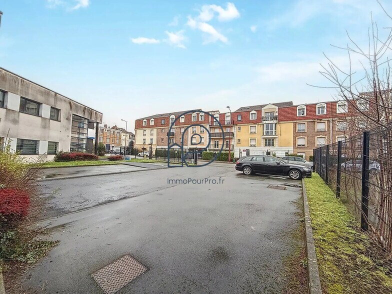 Bureau dans Marcq-en-Baroeul à vendre - Photo de l’immeuble – Image 2 sur 15