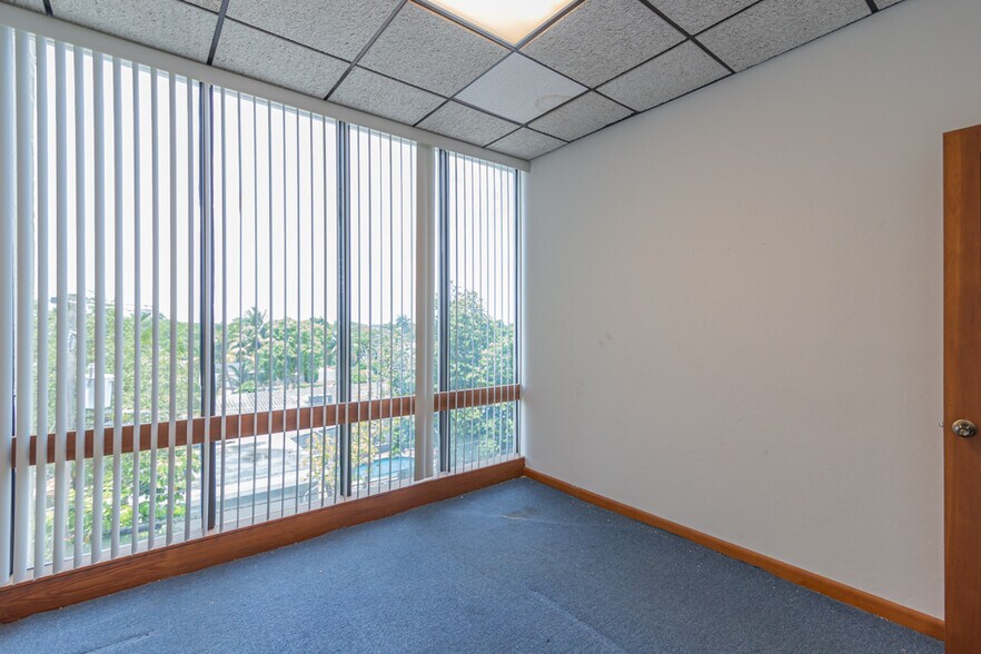 5555 Hollywood Blvd, Hollywood, FL à louer - Photo intérieure – Image 3 sur 21
