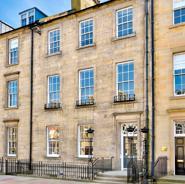 112 George St, Edinburgh à louer - Photo de l’immeuble – Image 1 sur 9