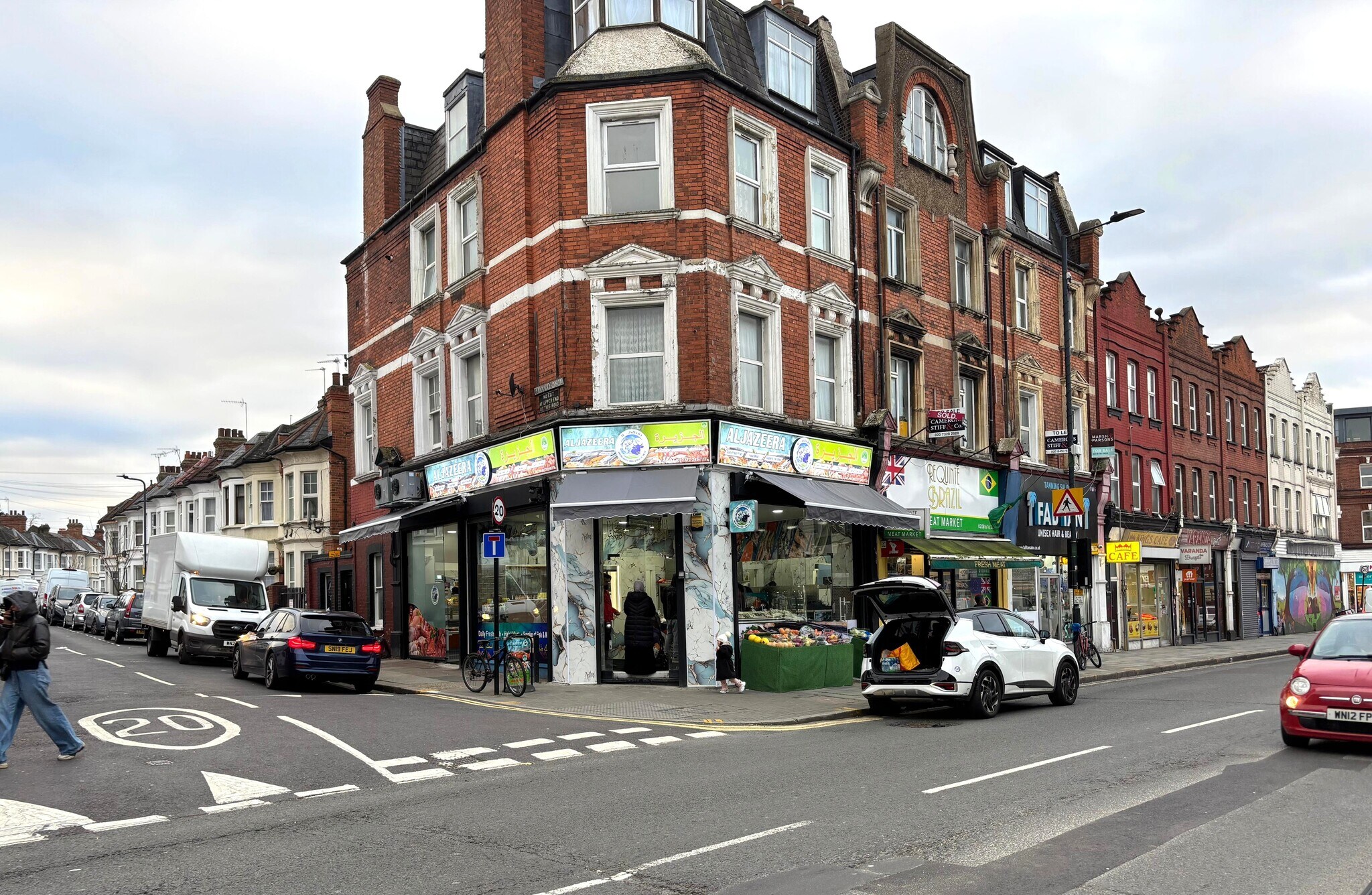 153 High Rd, Londres à vendre Photo de l’immeuble– Image 1 sur 11