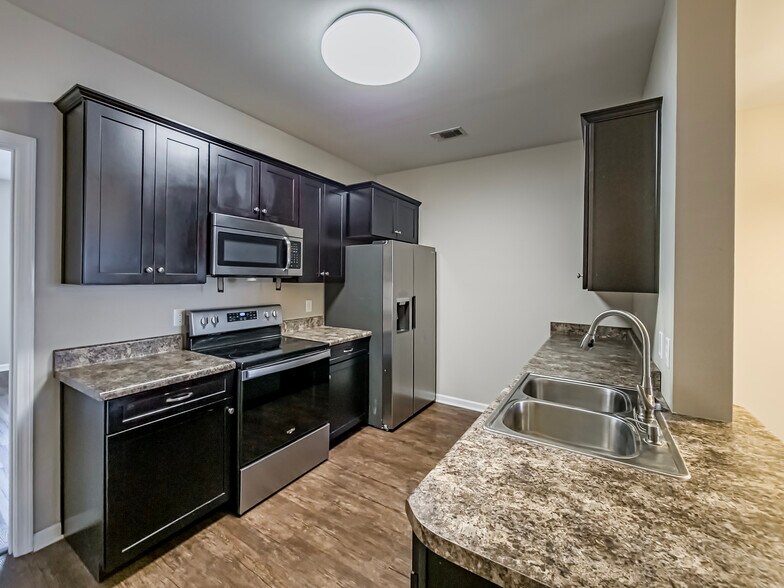 615 Glade Fern Way, Tifton, GA à vendre - Photo intérieure – Image 3 sur 51