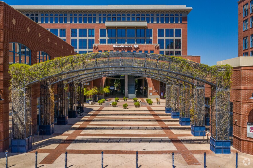 699 S Mill Ave, Tempe, AZ à louer - Photo de l’immeuble – Image 2 sur 3