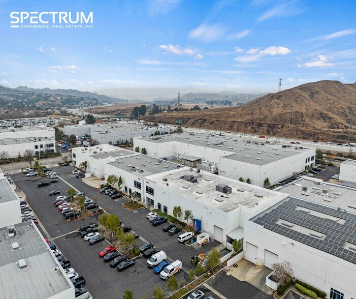 29018 N Hancock Pky, Valencia, CA à louer - Photo de l’immeuble – Image 2 sur 11