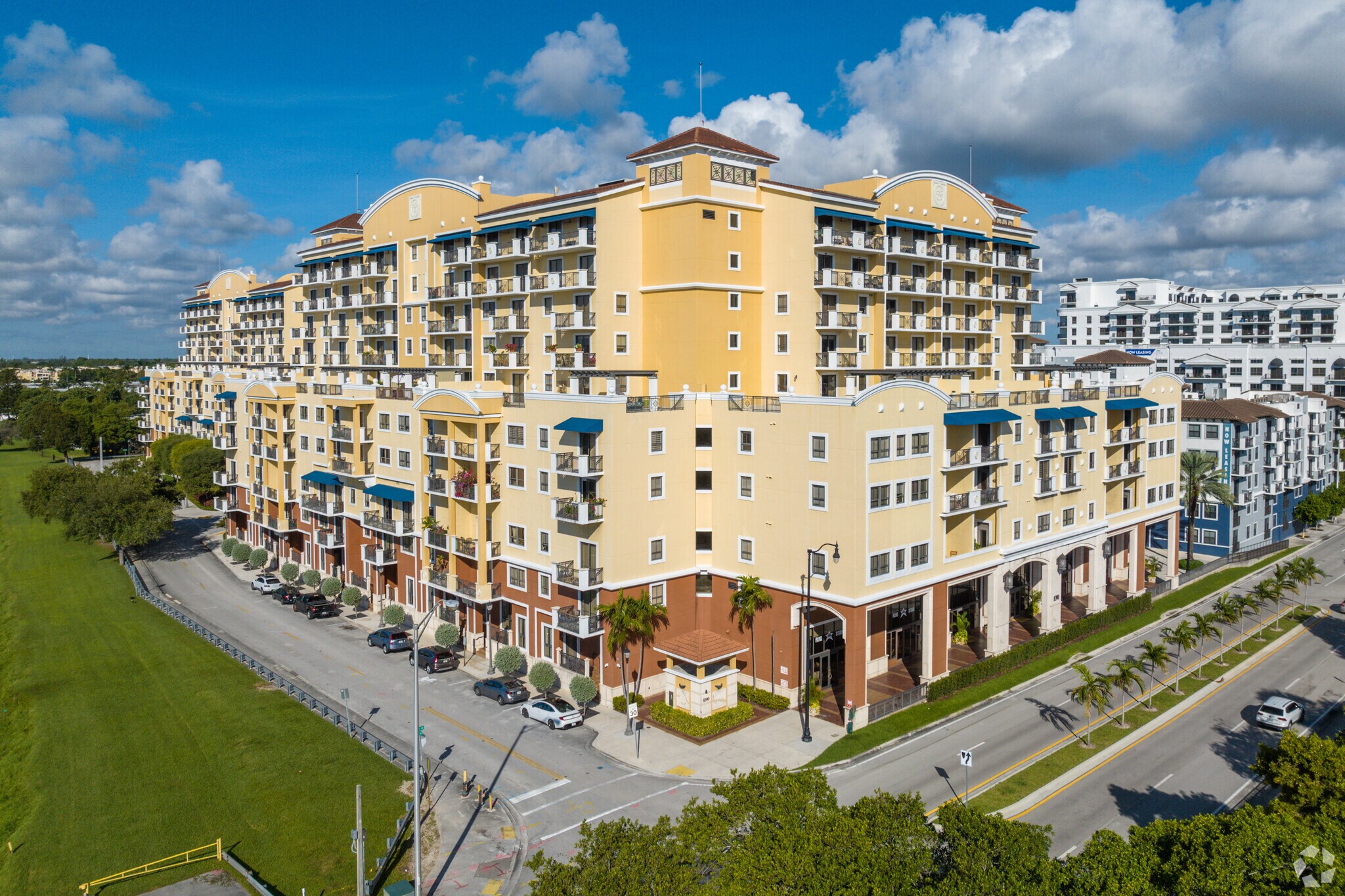 8390 SW 72nd Ave, Miami, FL à vendre Photo de l’immeuble– Image 1 sur 5