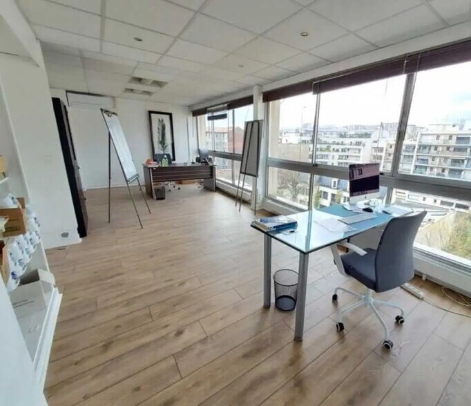 Bureau dans Puteaux à louer - Photo de l’immeuble – Image 3 sur 4