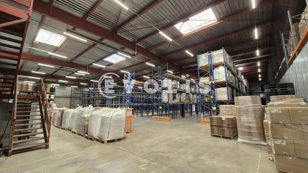 Industriel/Logistique dans Rebais à louer - Photo de l’immeuble – Image 1 sur 21