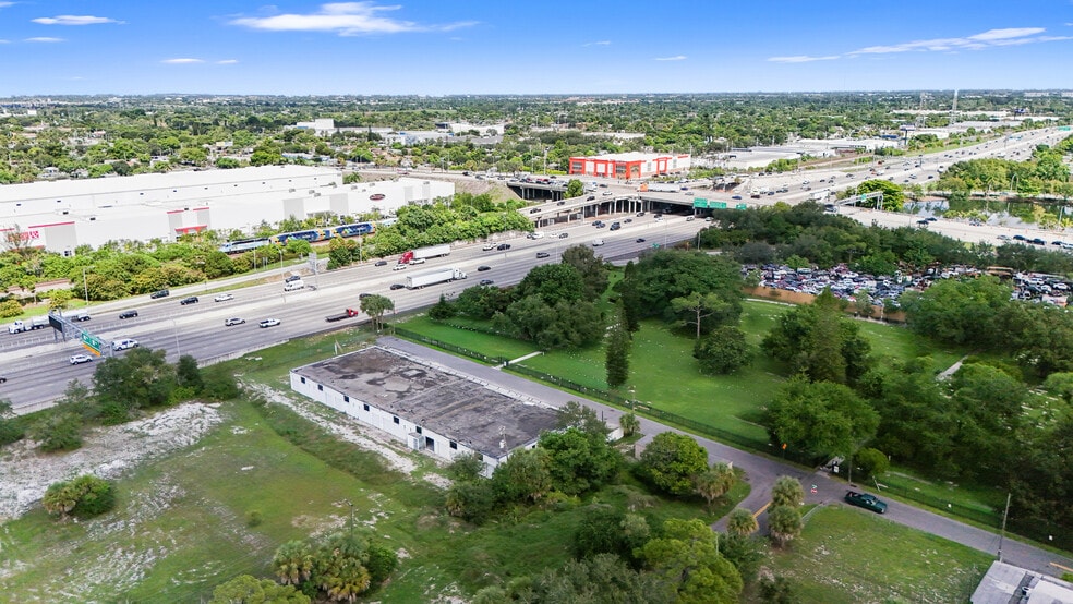 1920-1932 NW 9th St, Fort Lauderdale, FL à louer - Photo de la construction – Image 2 sur 16