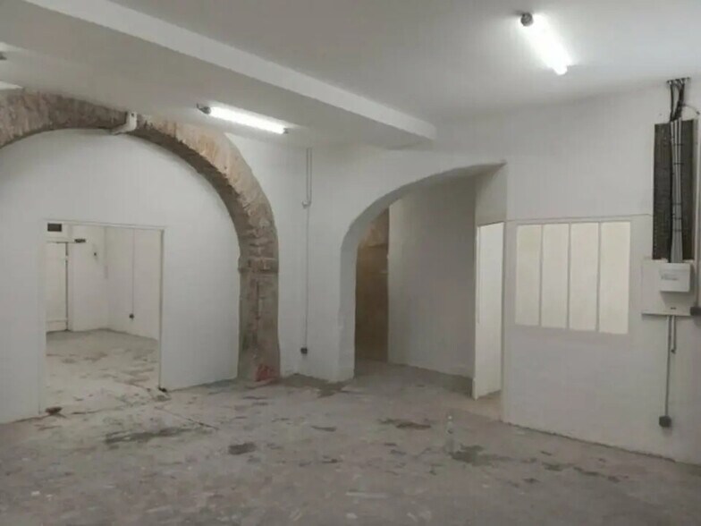 Local commercial dans Lyon à louer - Photo de l’immeuble – Image 3 sur 8