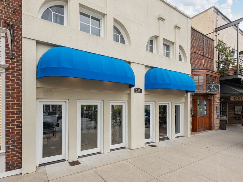 337 N Main St, Hendersonville, NC à vendre - Photo principale – Image 1 sur 20