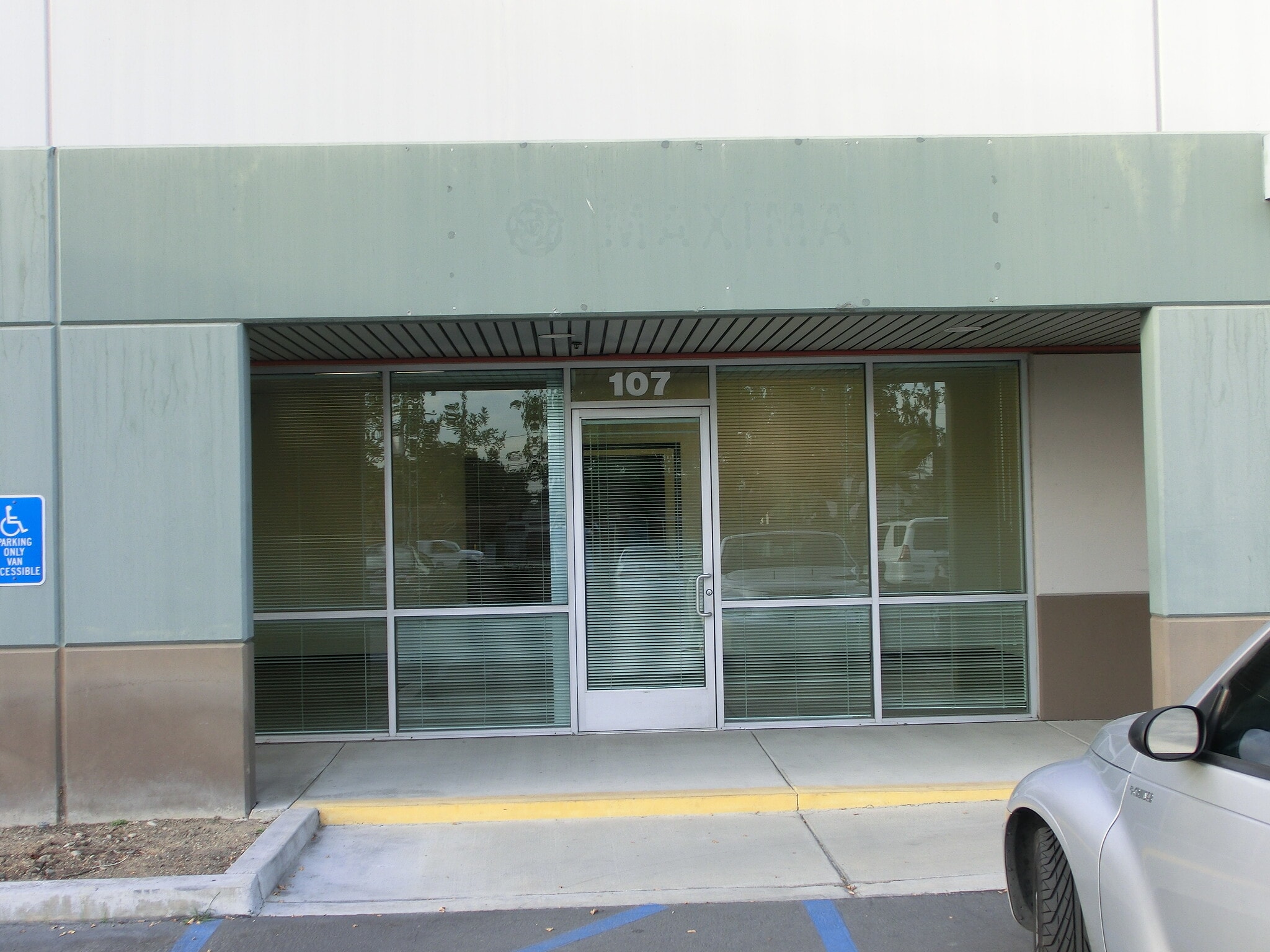 12711 Ramona Blvd, Baldwin Park, CA à louer Photo de l’immeuble– Image 1 sur 23