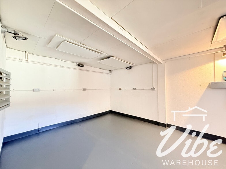 330-334 St James Rd, Londres à louer - Photo de l’immeuble – Image 3 sur 6