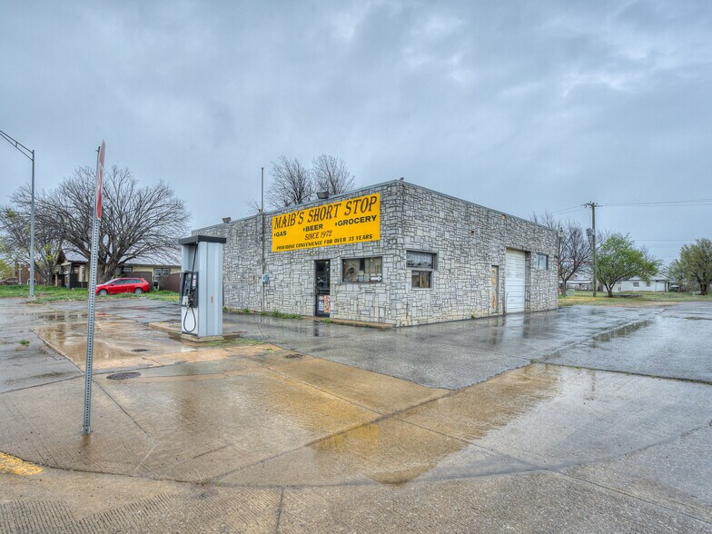 200 N Broadway Ave, Geary, OK à vendre - Photo de l’immeuble – Image 1 sur 32