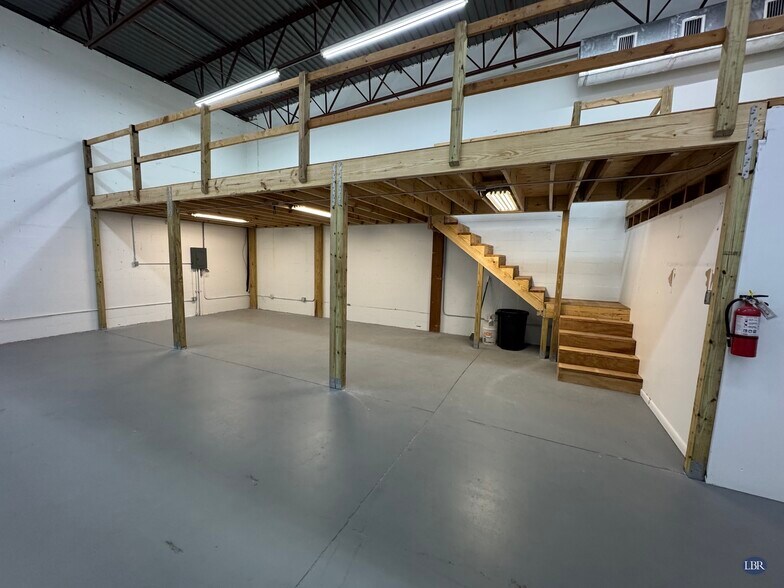 700 S John Rodes Blvd, Melbourne, FL à louer - Photo de l’immeuble – Image 3 sur 6