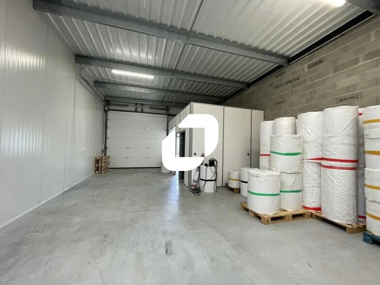 Local d’activités dans Saint-Aubin-de-Médoc à louer - Photo intérieure – Image 3 sur 19