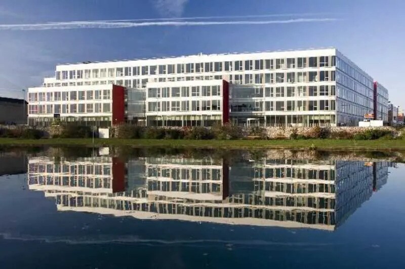 Bureau dans Saint-Denis à louer Photo de l’immeuble– Image 1 sur 5