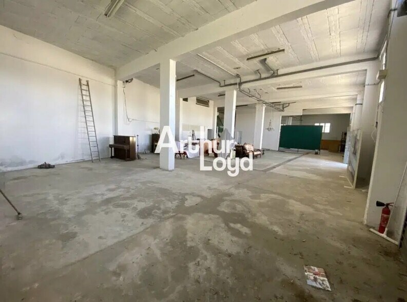 260 Avenue Du Grand Défends, Saint-Raphaël à louer - Photo de l’immeuble – Image 3 sur 8