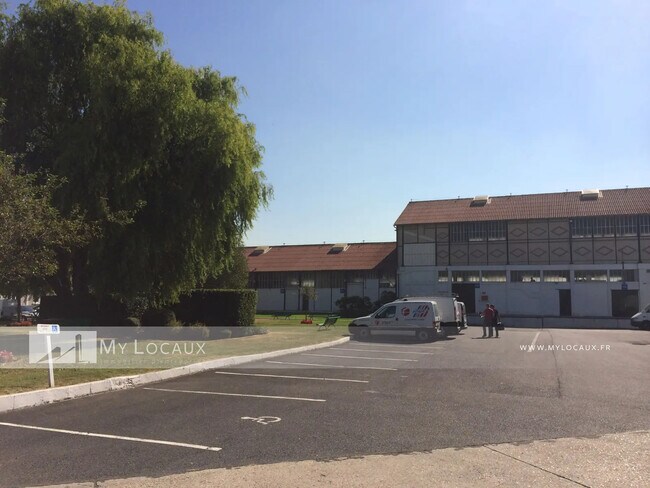 Plus de détails pour Industriel/Logistique à louer