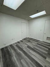 800 NE 125th St, North Miami, FL à louer Photo de l’immeuble– Image 1 sur 3