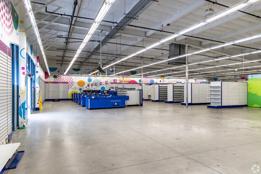 11040 W Pico Blvd, Los Angeles, CA à louer - Photo de l’immeuble – Image 3 sur 11