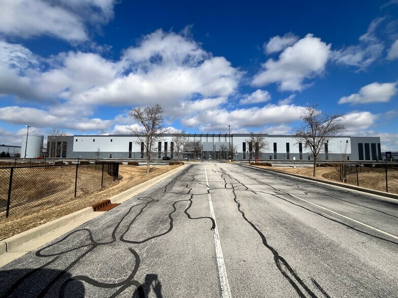 9590 Allpoints Pky, Plainfield, IN à louer - Photo de l’immeuble – Image 3 sur 7