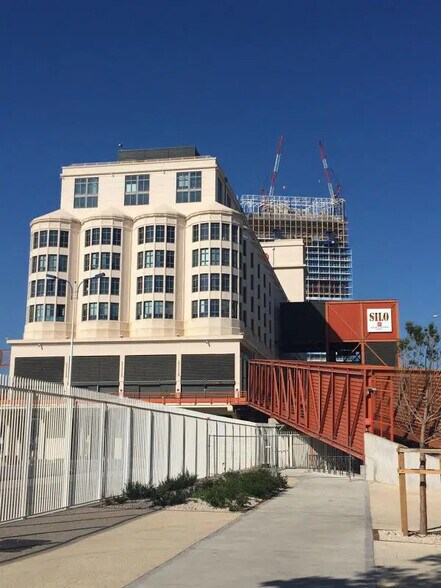 Bureau dans Marseille à louer - Photo de l’immeuble – Image 2 sur 24