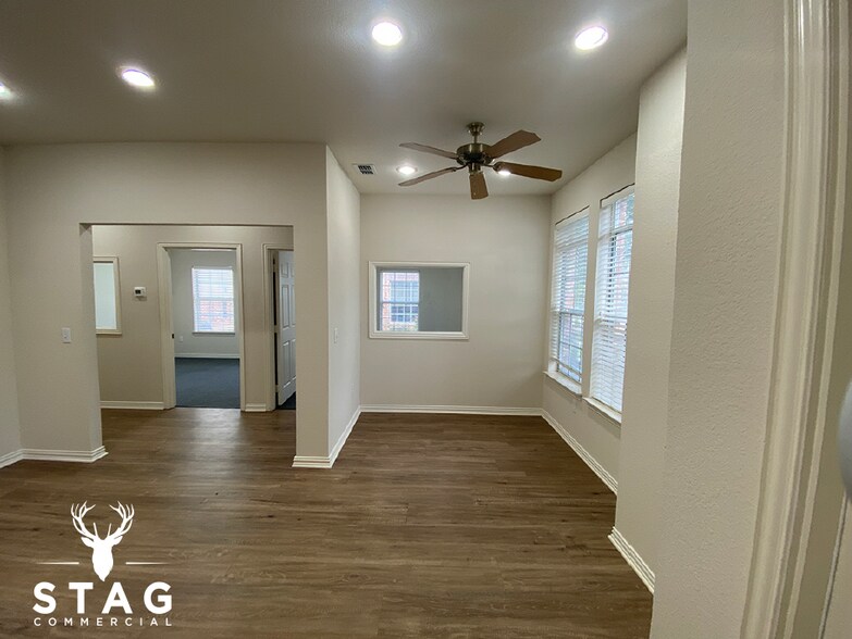 1206 Bent Oaks Ct, Denton, TX à louer - Hall d’entrée – Image 2 sur 39