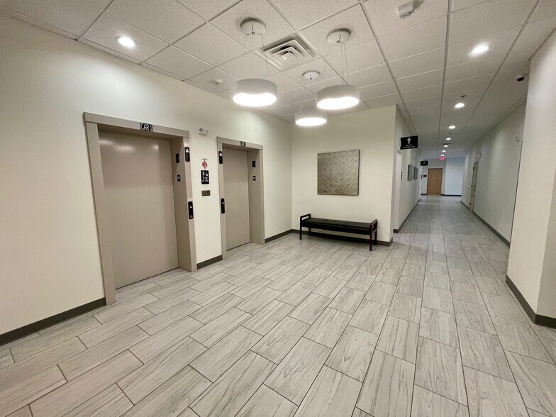 1011 Johnston Willis Dr, North Chesterfield, VA à louer - Photo intérieure – Image 3 sur 9