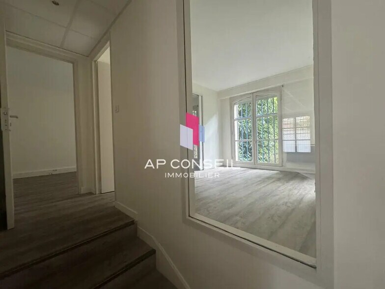 Bureau dans Versailles à louer - Photo de l’immeuble – Image 3 sur 6