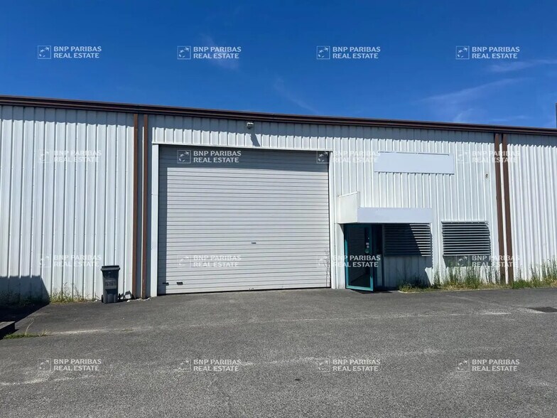 Local d’activités dans Eysines à louer - Photo de l’immeuble – Image 2 sur 23