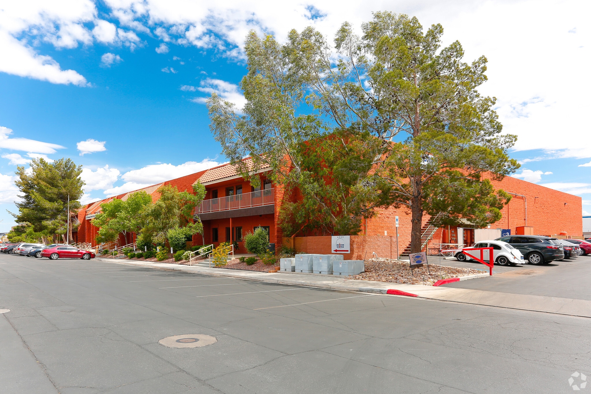 4505 W Hacienda Ave, Las Vegas, NV à louer Photo principale– Image 1 sur 15