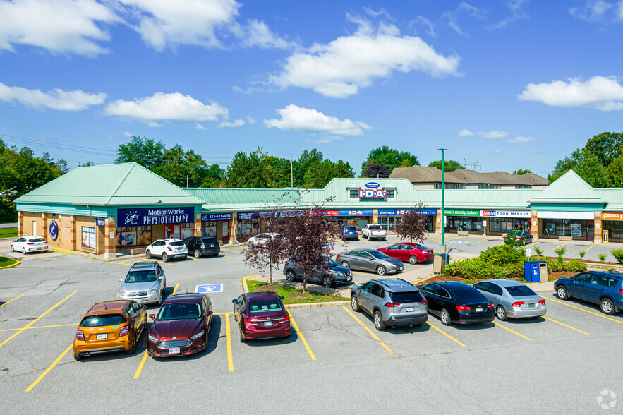 1250 Stittsville Main St, Stittsville, ON à louer - Photo de l’immeuble – Image 3 sur 10