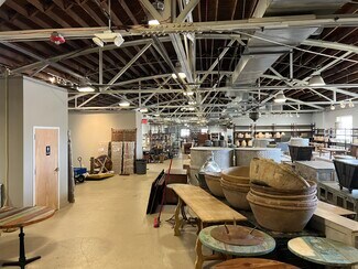 Plus de détails pour 100 N Centennial Dr, High Point, NC - Local commercial à louer