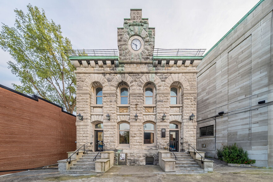 538-540 Pl Saint-Henri, Montréal, QC à louer - Photo de l’immeuble – Image 1 sur 9